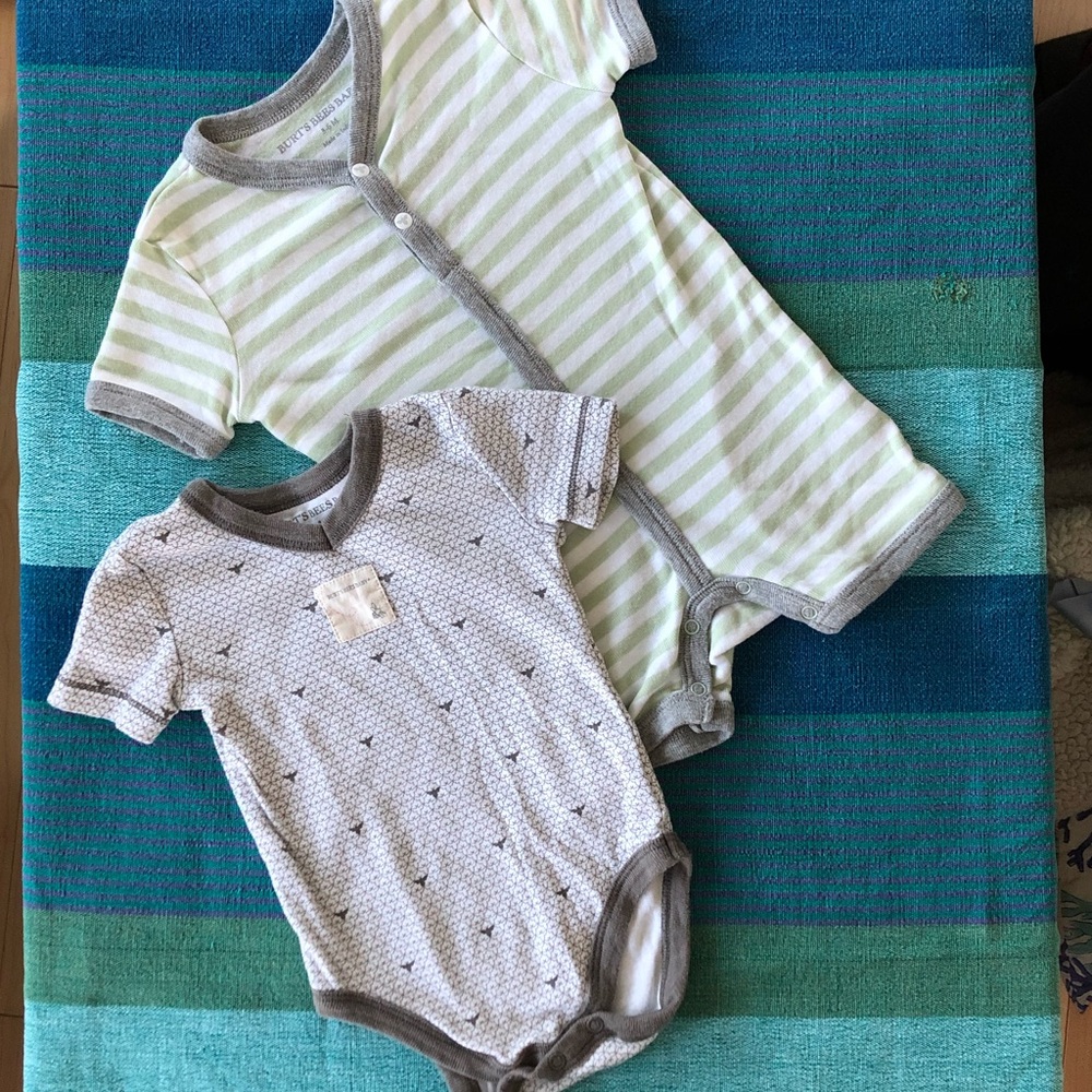 🐝 Burt’s Bee Baby onesies 🐝